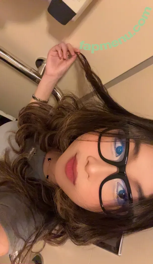 Alyssia.keii nude photo #0162 (padsfoots)
