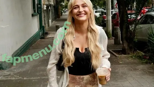 Alyvia Alyn Lind nude photo #0075 (alyviaalind)