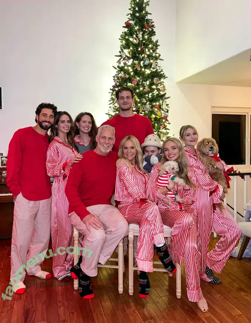 Alyvia Alyn Lind nude photo #0096 (alyviaalind)