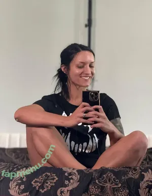 alyx_urie2 / alyx_urie nude photo #0017