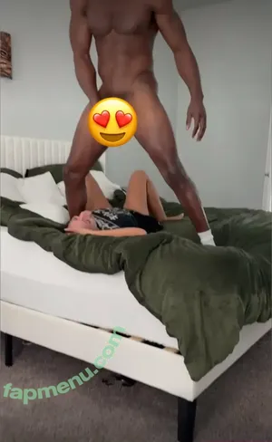 alyx_urie2 / alyx_urie nude photo #0043