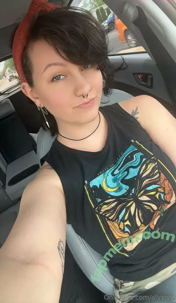 alyxivy nude photo #0005 (Alyx.ivy)