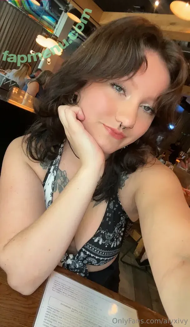 alyxivy nude photo #0093 (Alyx.ivy)
