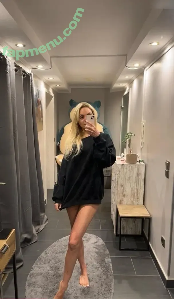 AmaliaMarkova nude photo #0020 (amaliamarkova__ / rebeccaxamalia)