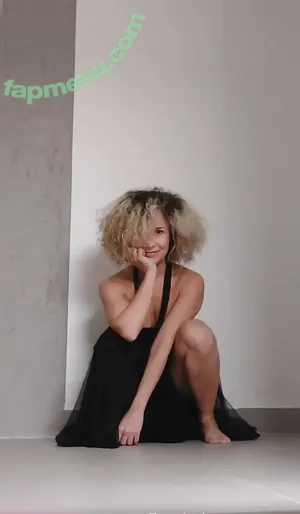 Amanda Acosta / amandaacosta nude photo #0044