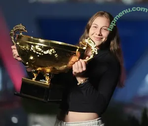 Amanda Anisimova / amandaanisimova nude photo #0035