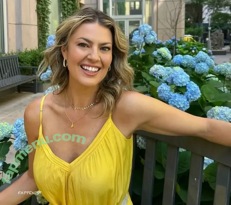 Amanda Balionis nude photo #0008 (Amanda Balionis)