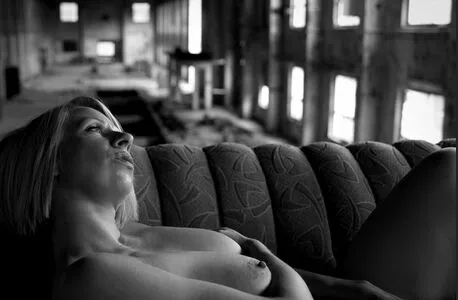 Amanda Busty / busty.amanda nude photo #0005