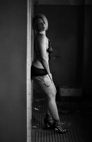 Amanda Busty / busty.amanda nude photo #0008