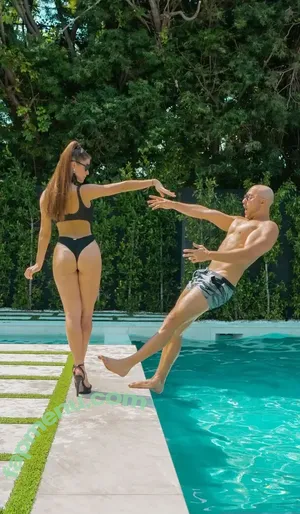 Amanda Cerny / amandacerny nude photo #0002