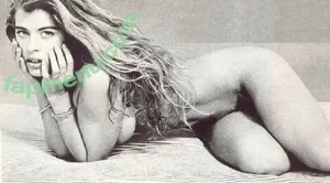 Amanda De Cadenet / amandadecadenet nude photo #0013