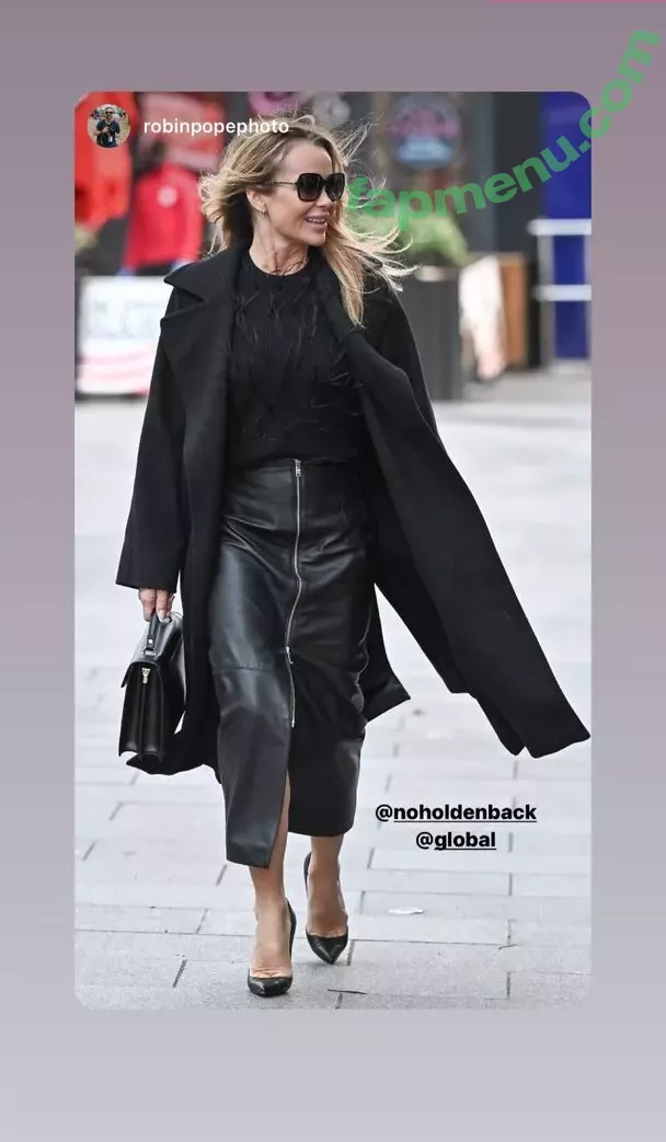 Amanda Holden nude photo #1077 (noholdenback)