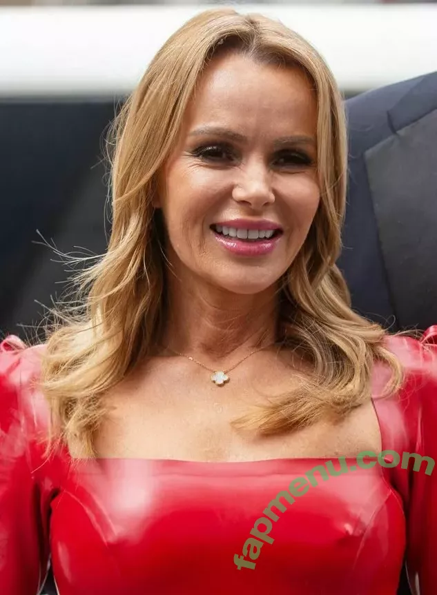 Amanda Holden nude photo #1112 (noholdenback)