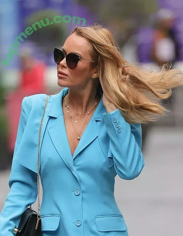 Amanda Holden nude photo #1139 (noholdenback)