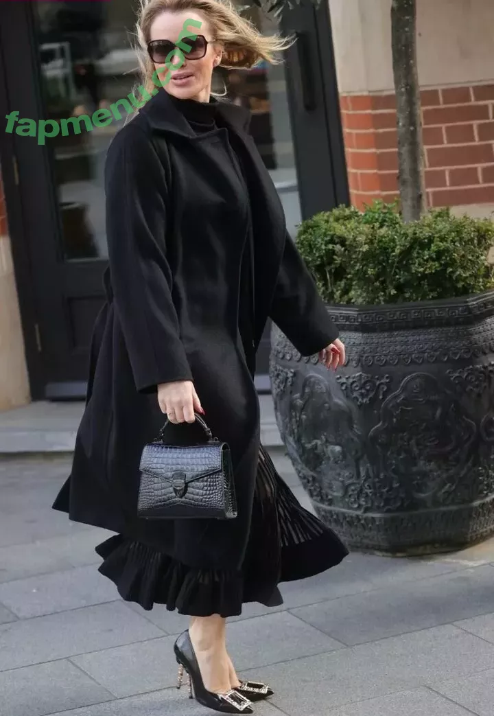 Amanda Holden nude photo #1146 (noholdenback)