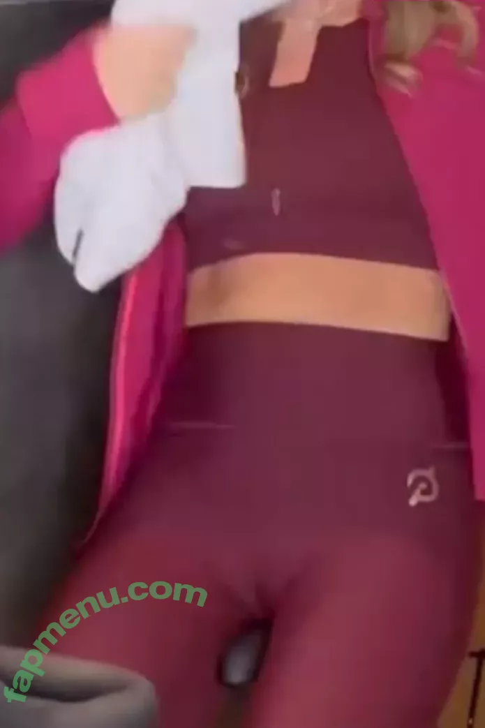 Amanda Holden nude photo #1209 (noholdenback)