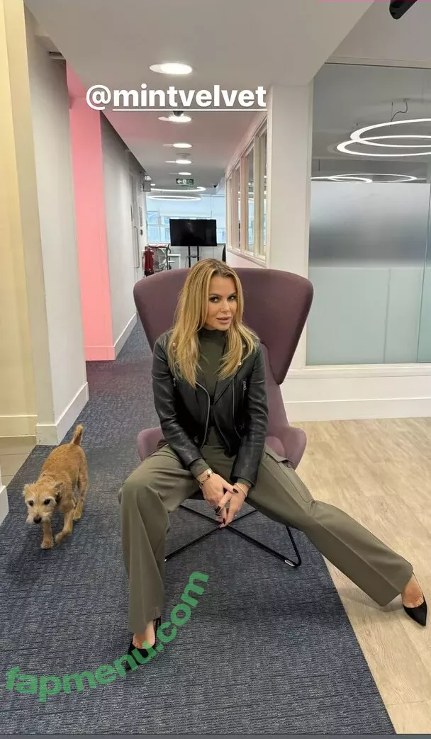 Amanda Holden nude photo #1258 (noholdenback)