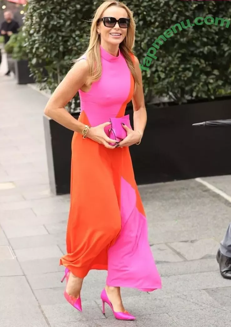 Amanda Holden nude photo #1295 (noholdenback)