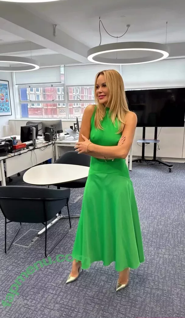 Amanda Holden nude photo #1308 (noholdenback)