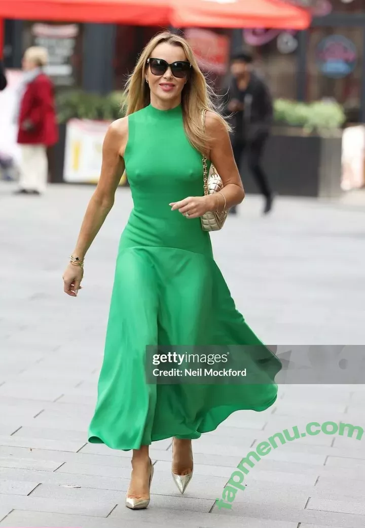 Amanda Holden nude photo #1313 (noholdenback)