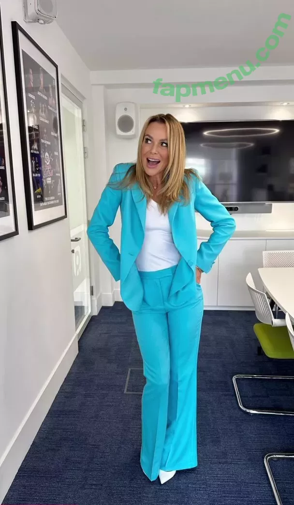 Amanda Holden nude photo #1317 (noholdenback)