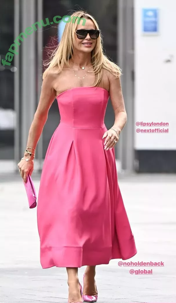 Amanda Holden nude photo #1362 (noholdenback)