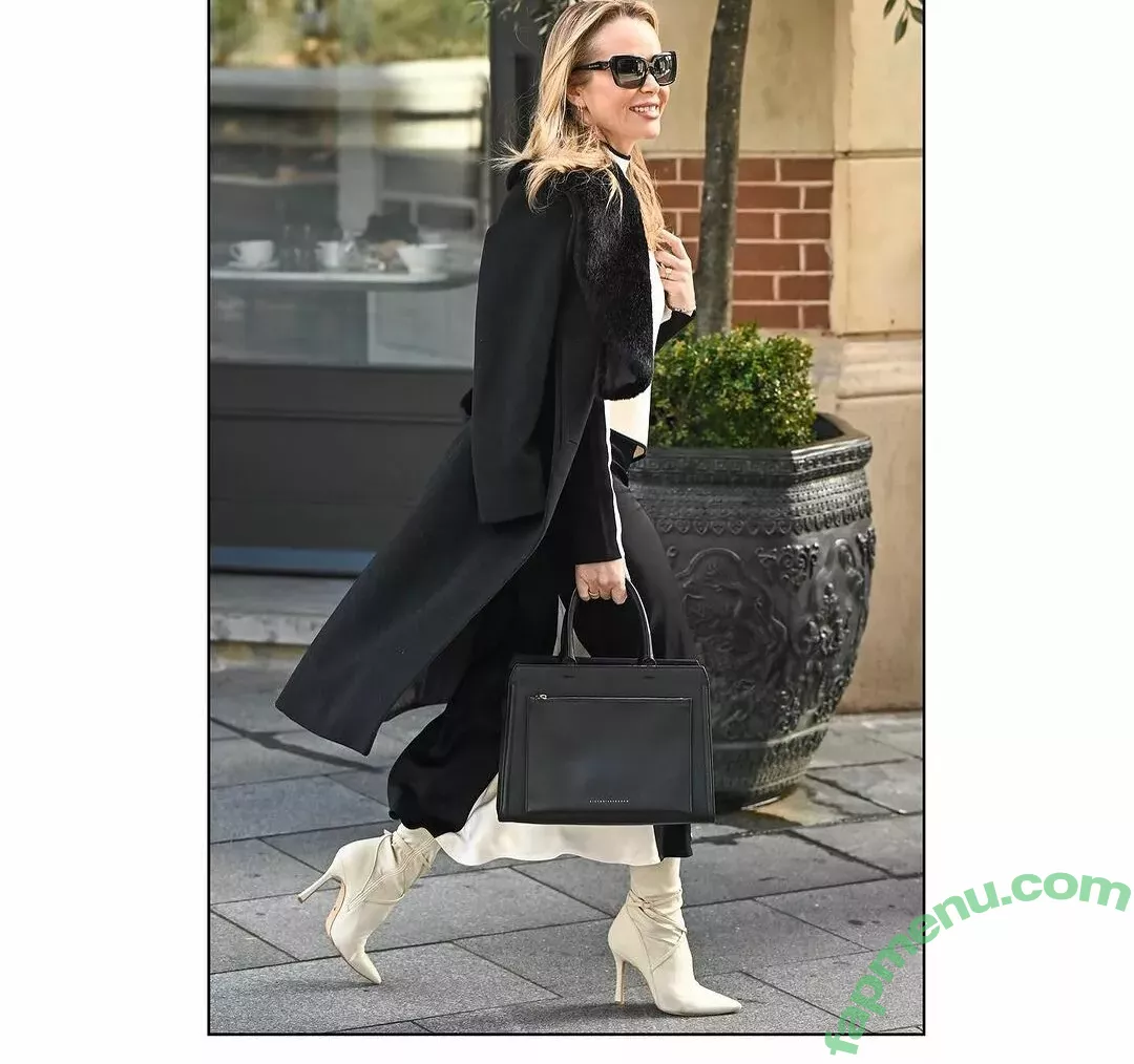 Amanda Holden nude photo #1363 (noholdenback)