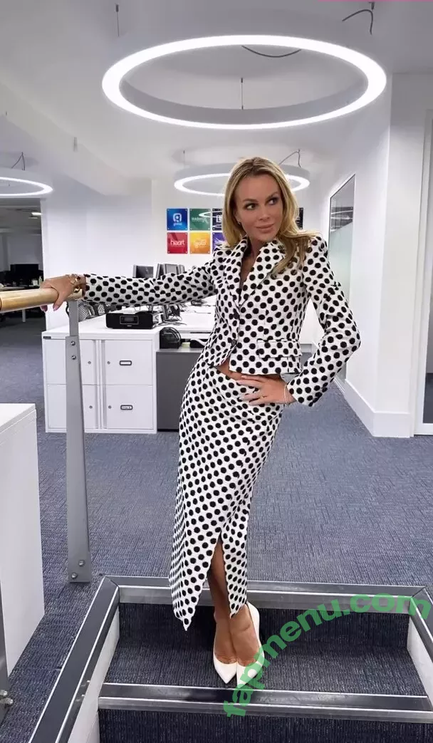 Amanda Holden nude photo #1378 (noholdenback)