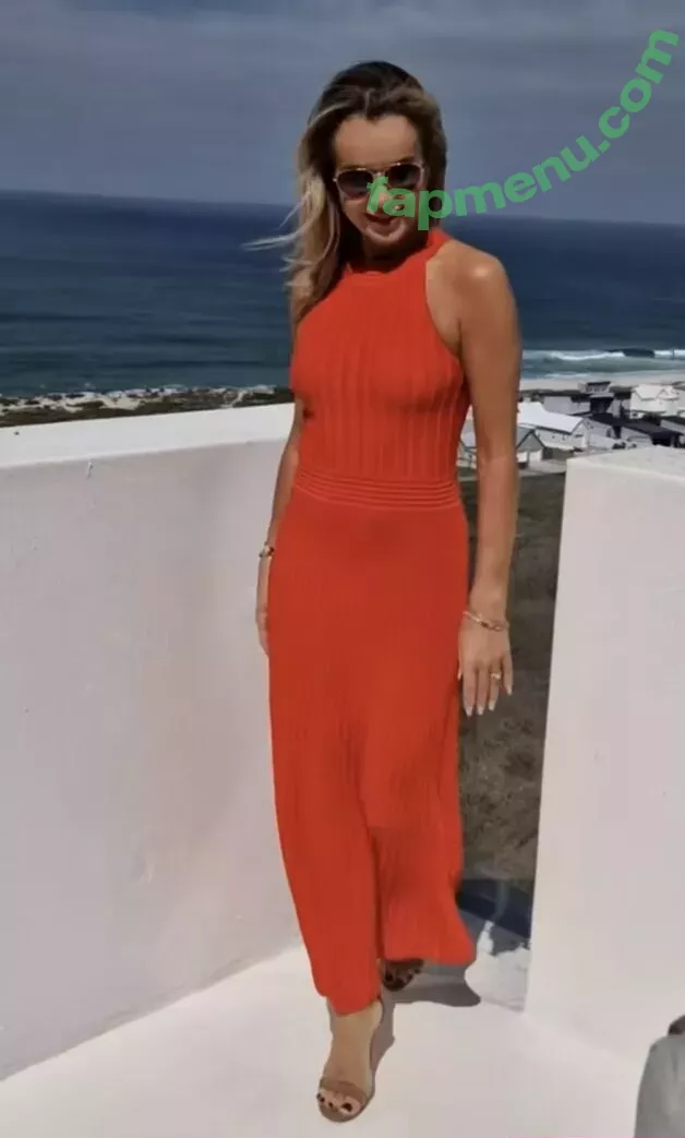 Amanda Holden nude photo #1405 (noholdenback)