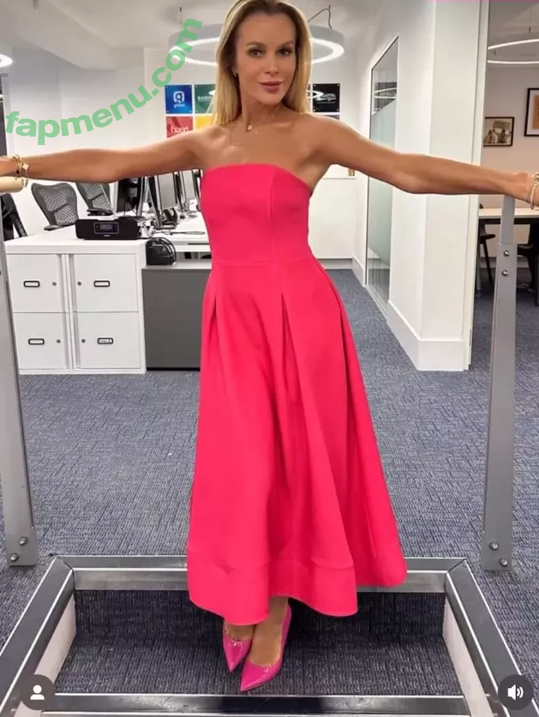 Amanda Holden nude photo #1412 (noholdenback)