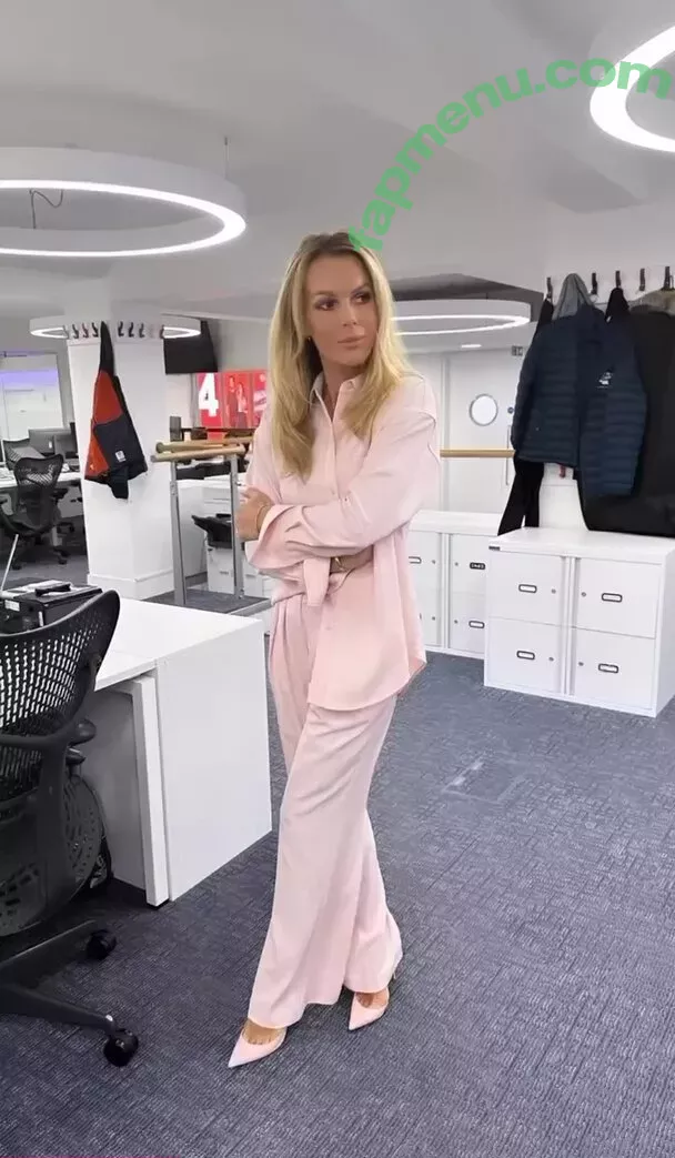 Amanda Holden nude photo #1583 (noholdenback)