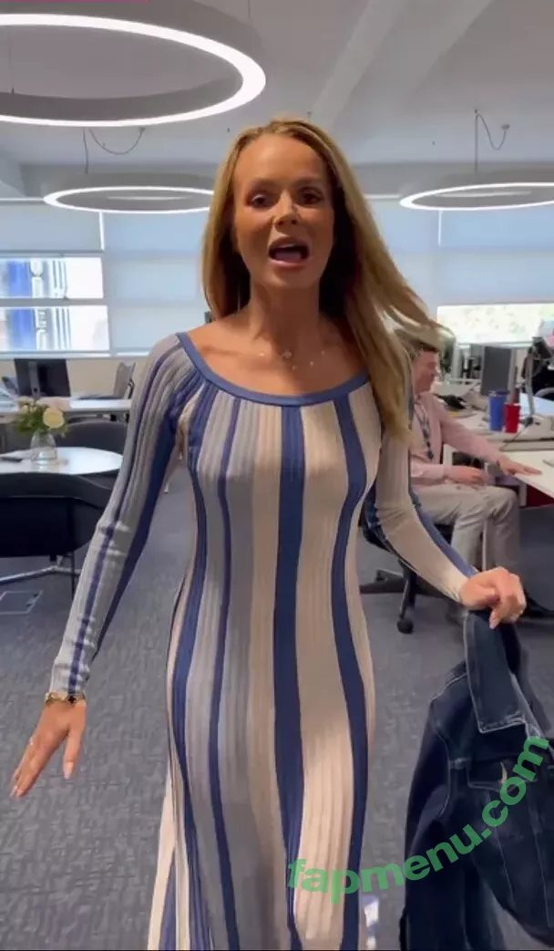 Amanda Holden nude photo #1604 (noholdenback)