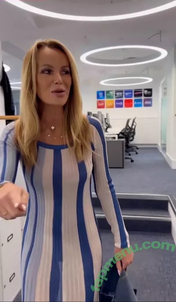 Amanda Holden nude photo #1611 (noholdenback)