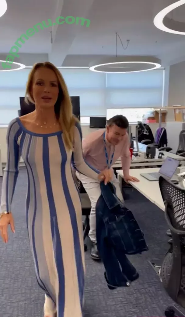 Amanda Holden nude photo #1612 (noholdenback)