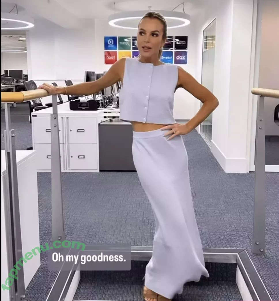 Amanda Holden nude photo #1645 (noholdenback)