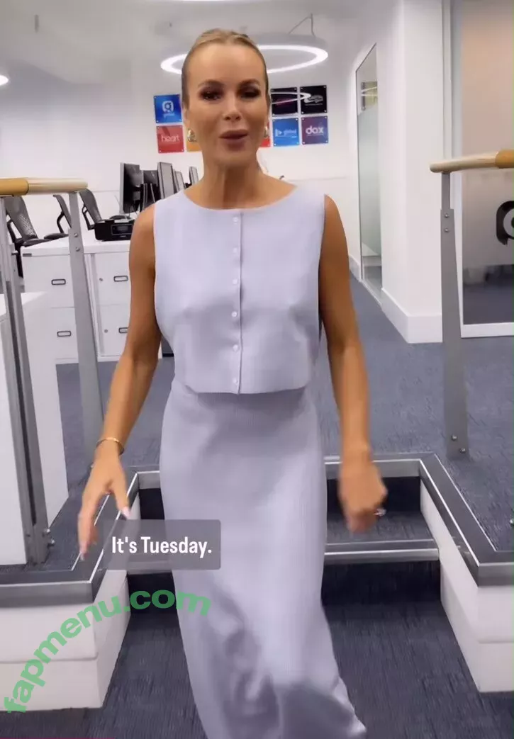Amanda Holden nude photo #1646 (noholdenback)