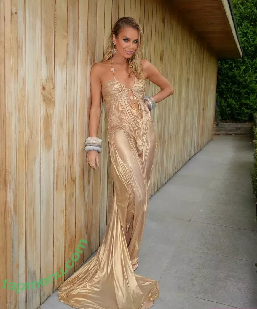 Amanda Holden nude photo #1669 (noholdenback)