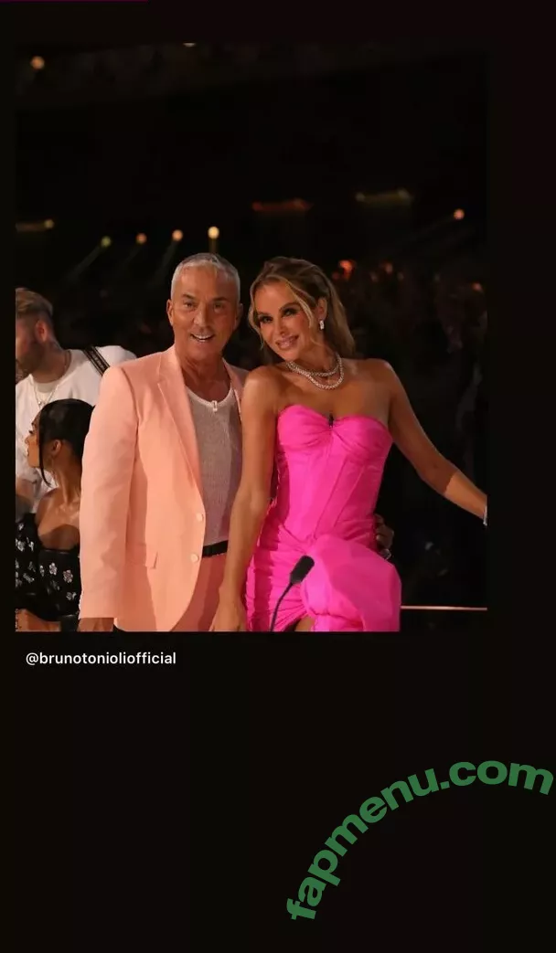 Amanda Holden nude photo #1674 (noholdenback)