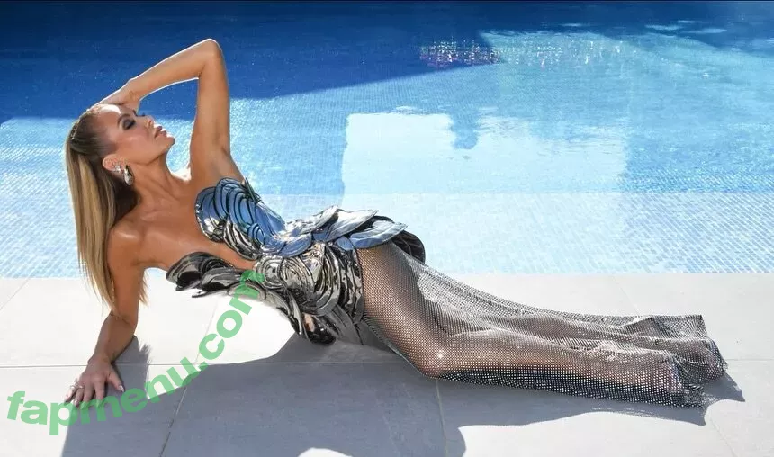 Amanda Holden nude photo #1693 (noholdenback)