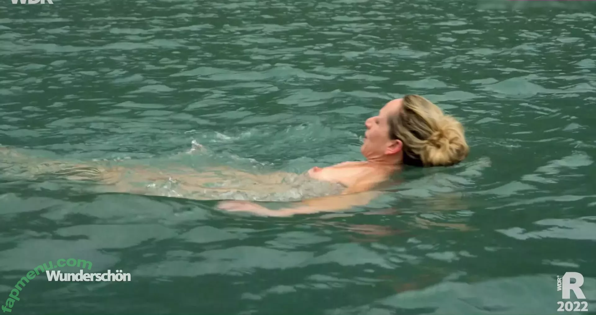 Amanda Holden nude photo #1706 (noholdenback)