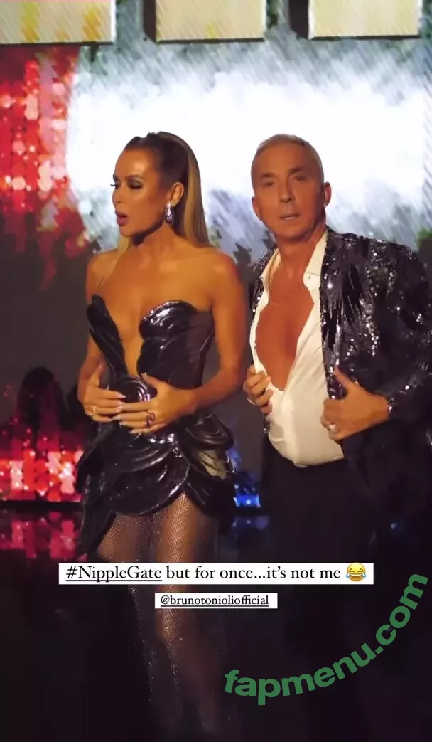 Amanda Holden nude photo #1713 (noholdenback)