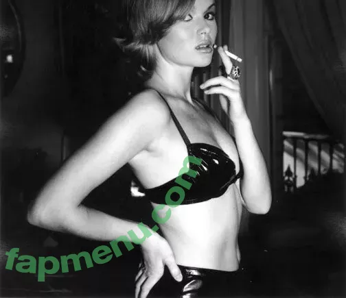 Amanda Holden nude photo #1727 (noholdenback)