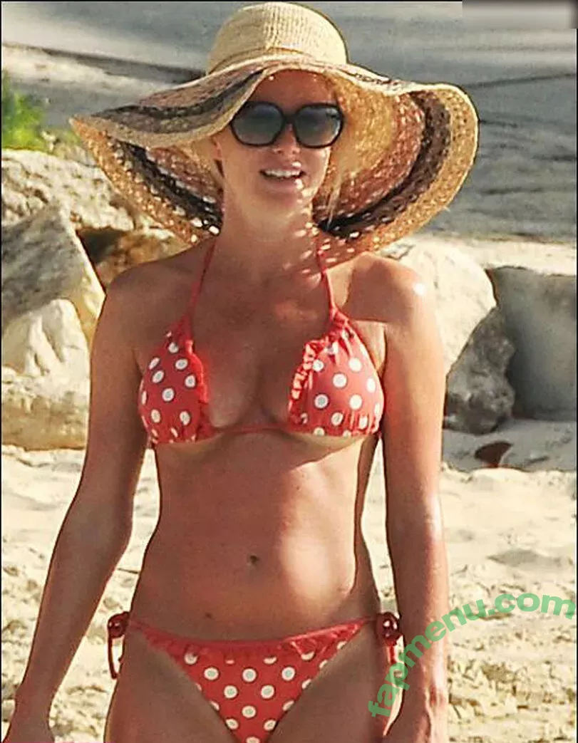 Amanda Holden nude photo #1744 (noholdenback)