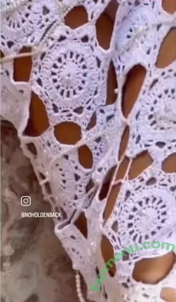 Amanda Holden nude photo #1859 (noholdenback)