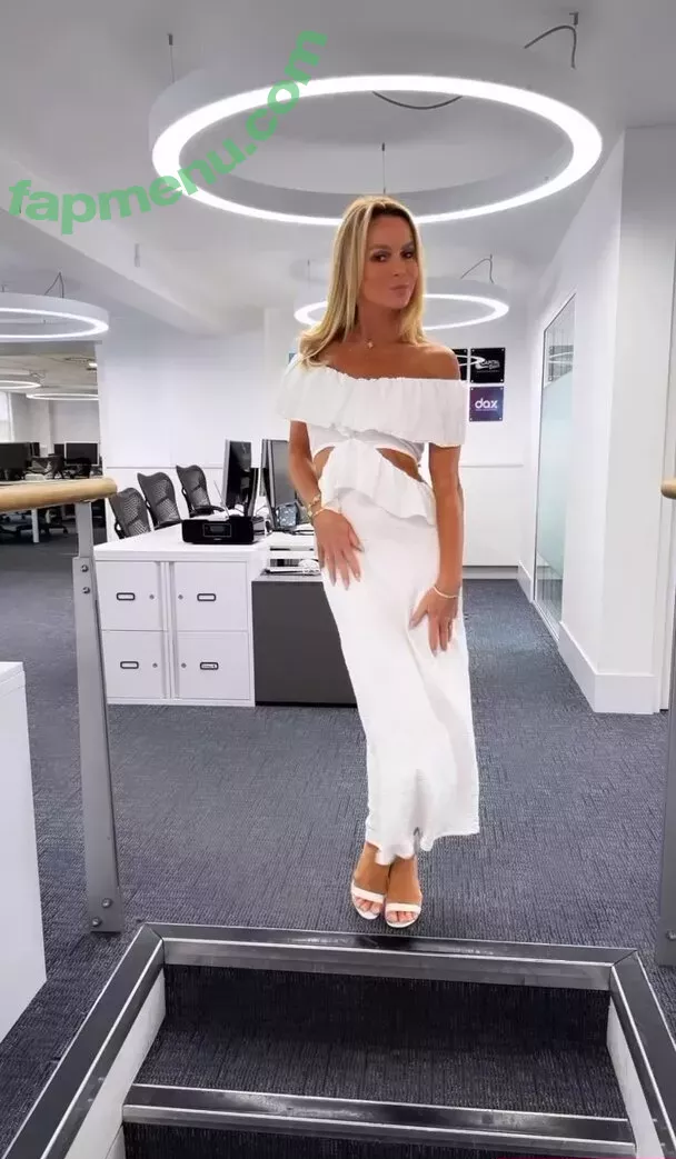 Amanda Holden nude photo #1937 (noholdenback)