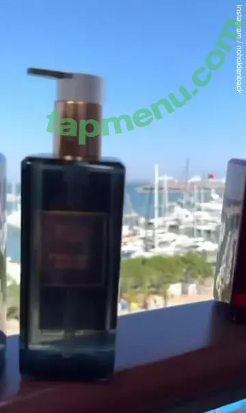 Amanda Holden nude photo #1979 (noholdenback)