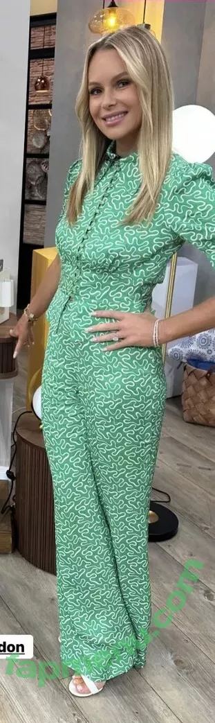 Amanda Holden nude photo #1995 (noholdenback)