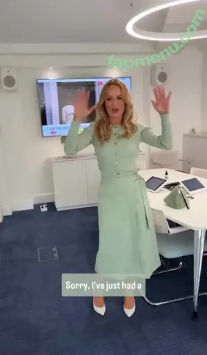 Amanda Holden / amanda_holden / noholdenback nude photo #2813