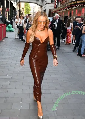 Amanda Holden / amanda_holden / noholdenback nude photo #2946