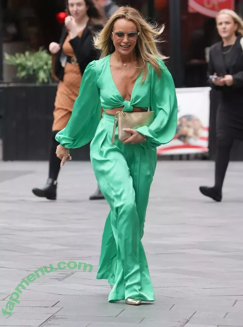 Amanda Holden nude photo #2006 (noholdenback)